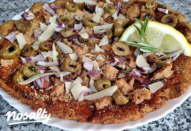 Tonhalas karfiolpizza sörélesztőpehellyel és búzakorpával