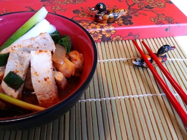 Minden, amit tudnia kell Kimchi-ról, a hagyományos koreai oldalsó edényről