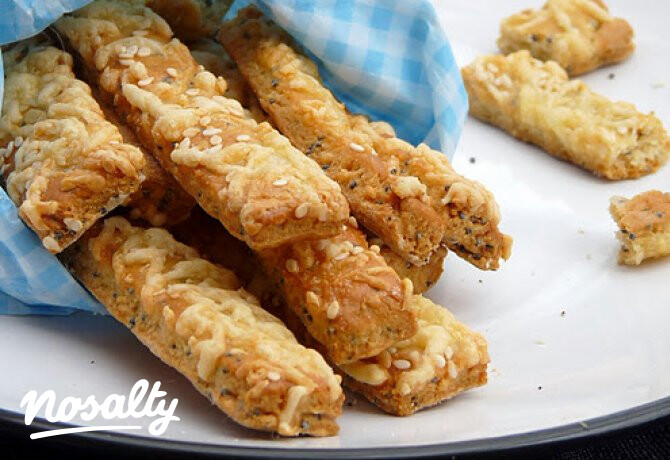 Ropogós mákos-szezámos stangli