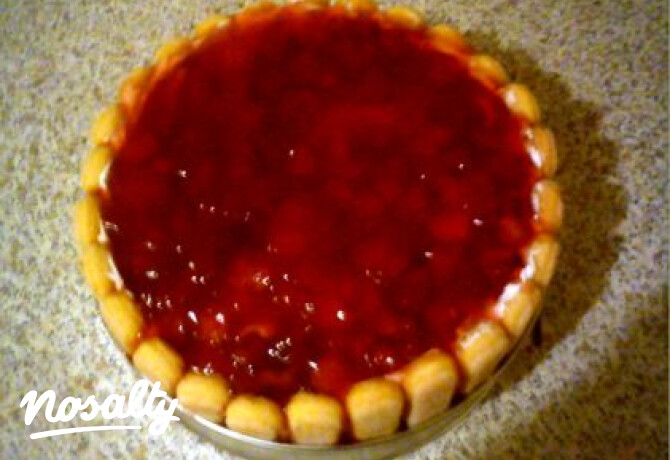 Joghurtos-babapiskótás epres torta