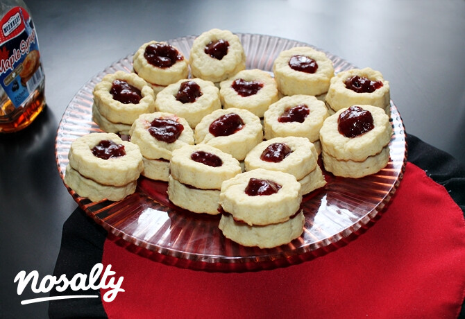 Juharszirupos-eperkrémes linzer