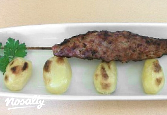 Fűszeres grillfasírt nyárson