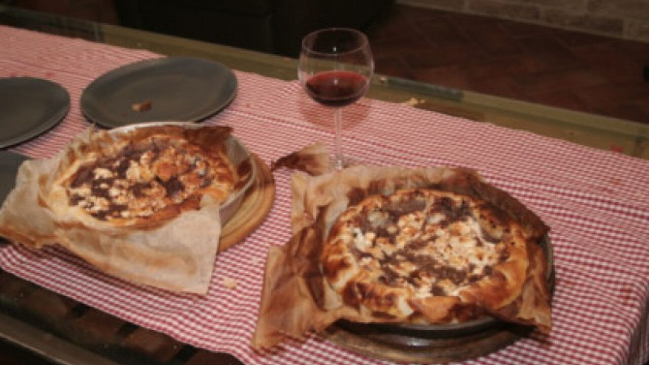 Kecskesajtos hagymatorta