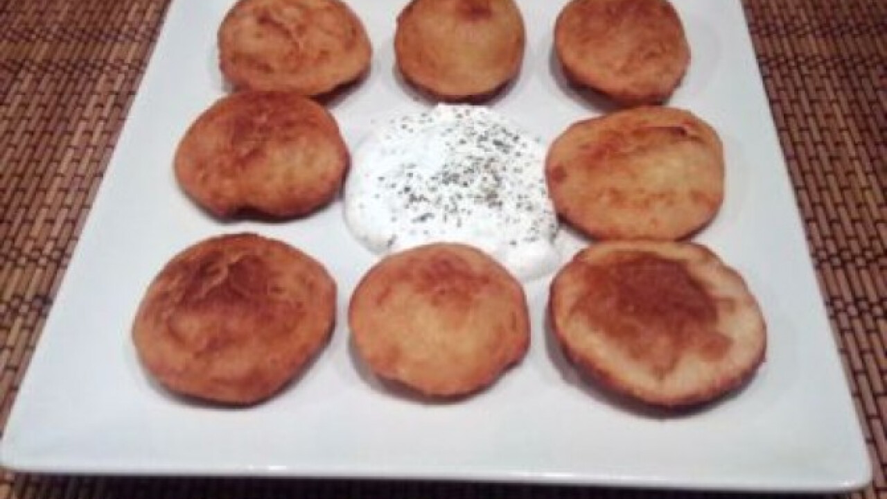 Pampuska sajtos mártogatóssal