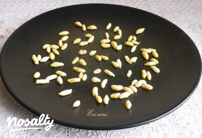 Kovászos orzo tészta