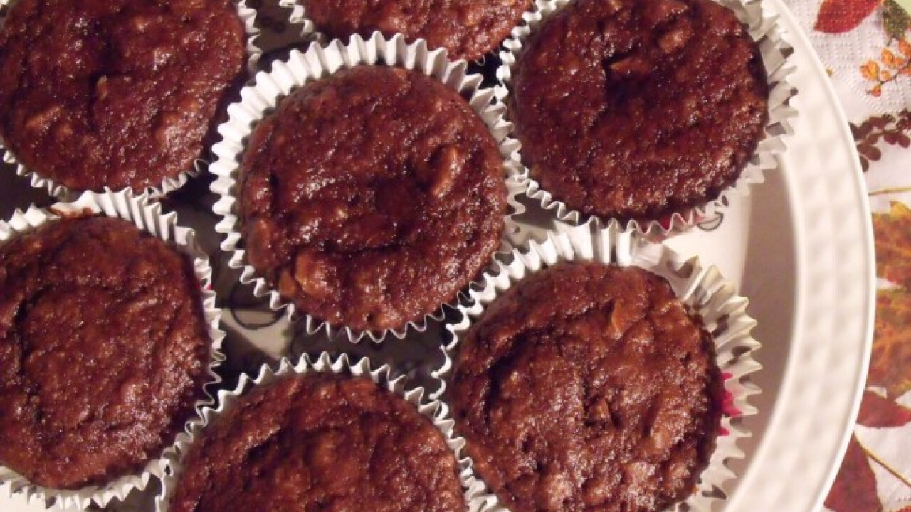 Csokoládés-meggyes-diós muffin