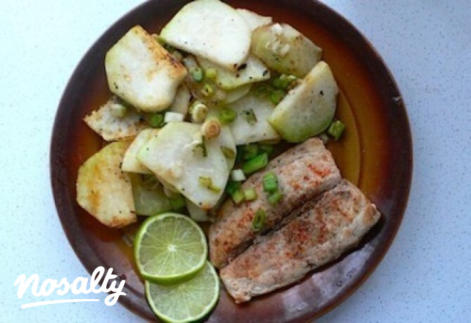 Lime-os mahi-mahi filé újhagymás karalábéval