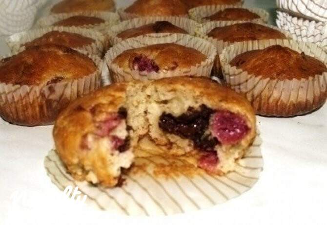Meggyes-csokis muffin