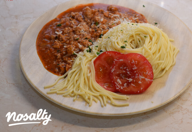 Vörösboros bolognai spagetti, parmezánnal