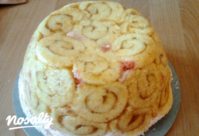 Epres-joghurtos charlotte-torta