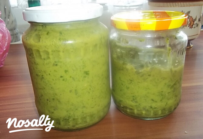 Medvehagymás diós pesto