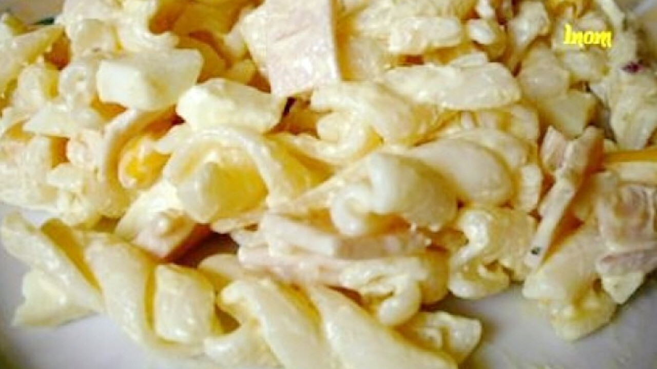 Curry-s tésztasaláta