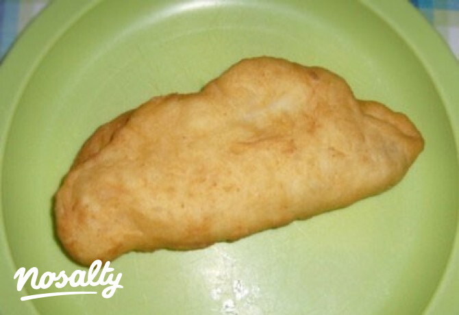 Virslivel töltött lángos