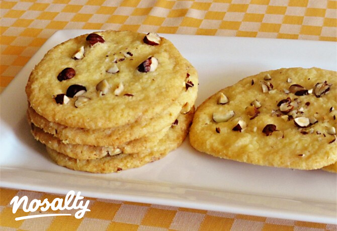 Fehércsokoládés-kókuszos cookie
