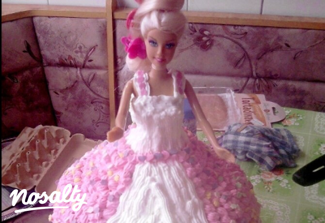 Csokis-vaníliás Barbie torta
