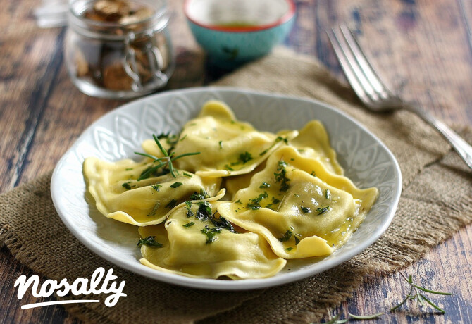 Gombás ravioli