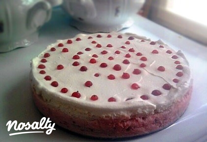 Bajkáli ribizlikrém-torta