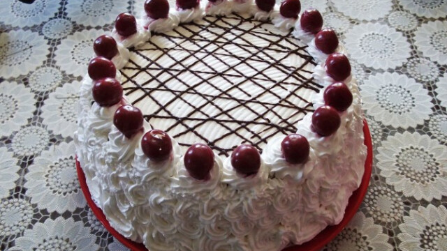 Bandita Bukfenc Mamutvaros Tejszinhabos Torta Diszites Cazareeforiesud Net