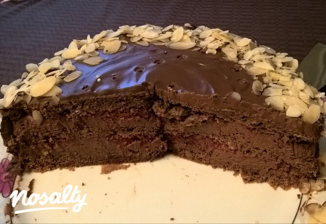 Málnás trüffeltorta ganache bevonattal