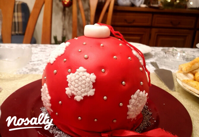 Karácsonyfagömb-torta