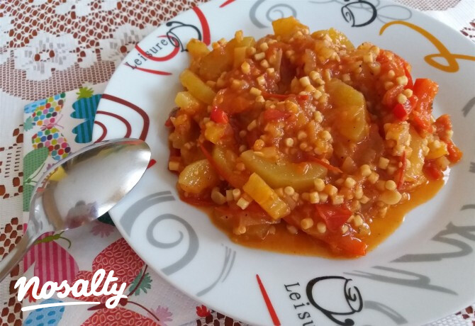 Cukkinis lecsó paleo tarhonyával