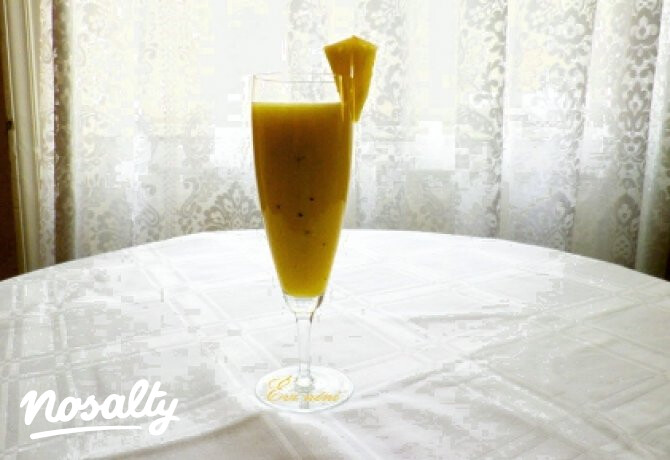 Mangó-ananász smoothie