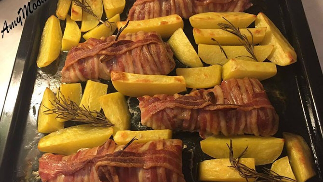 Fokhagymával tűzdelt baconös szűz rozmaringos krumplival