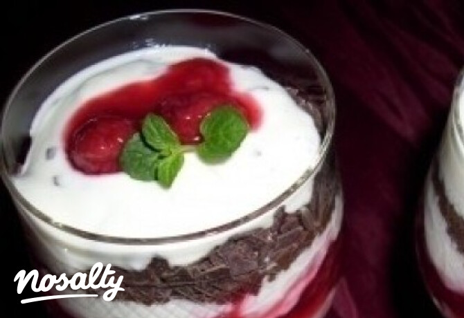 Sztracsatella-joghurt málnával