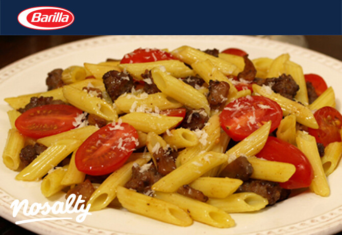 Mini penne kolbásszal és koktélparadicsommal