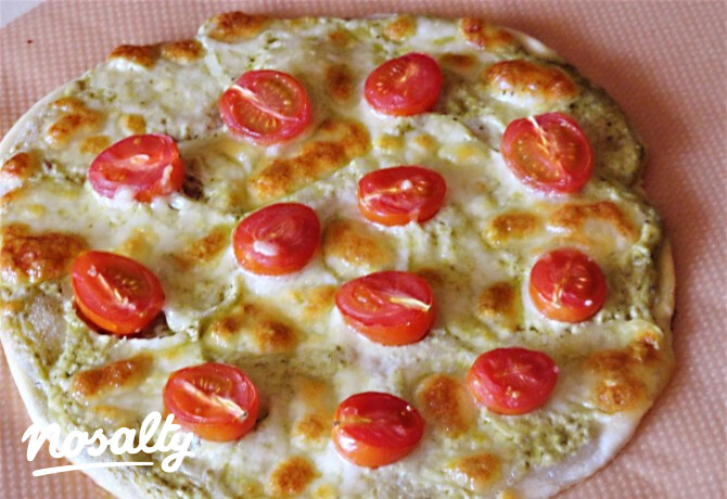 Paradicsomos-mozzarellás Flammkuchen