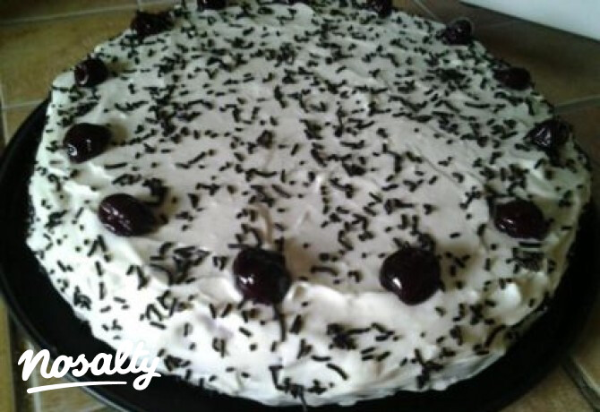 Meggyes-habos torta