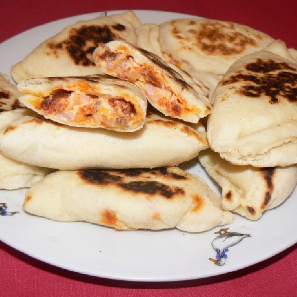 Ezen a képen: Pupusas házi töltelékkel