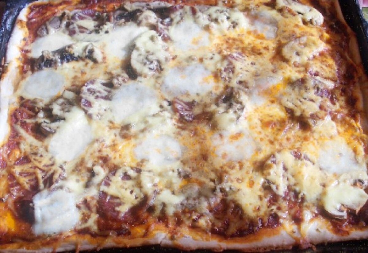 Szalámis-gombás pizza | Nosalty