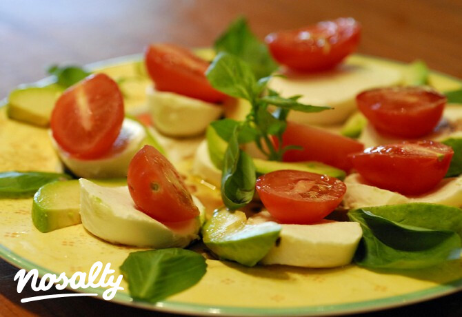 Avokádós caprese