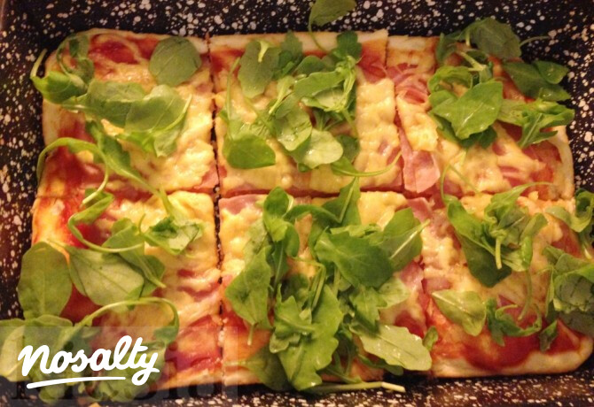 Rukkolás pizza