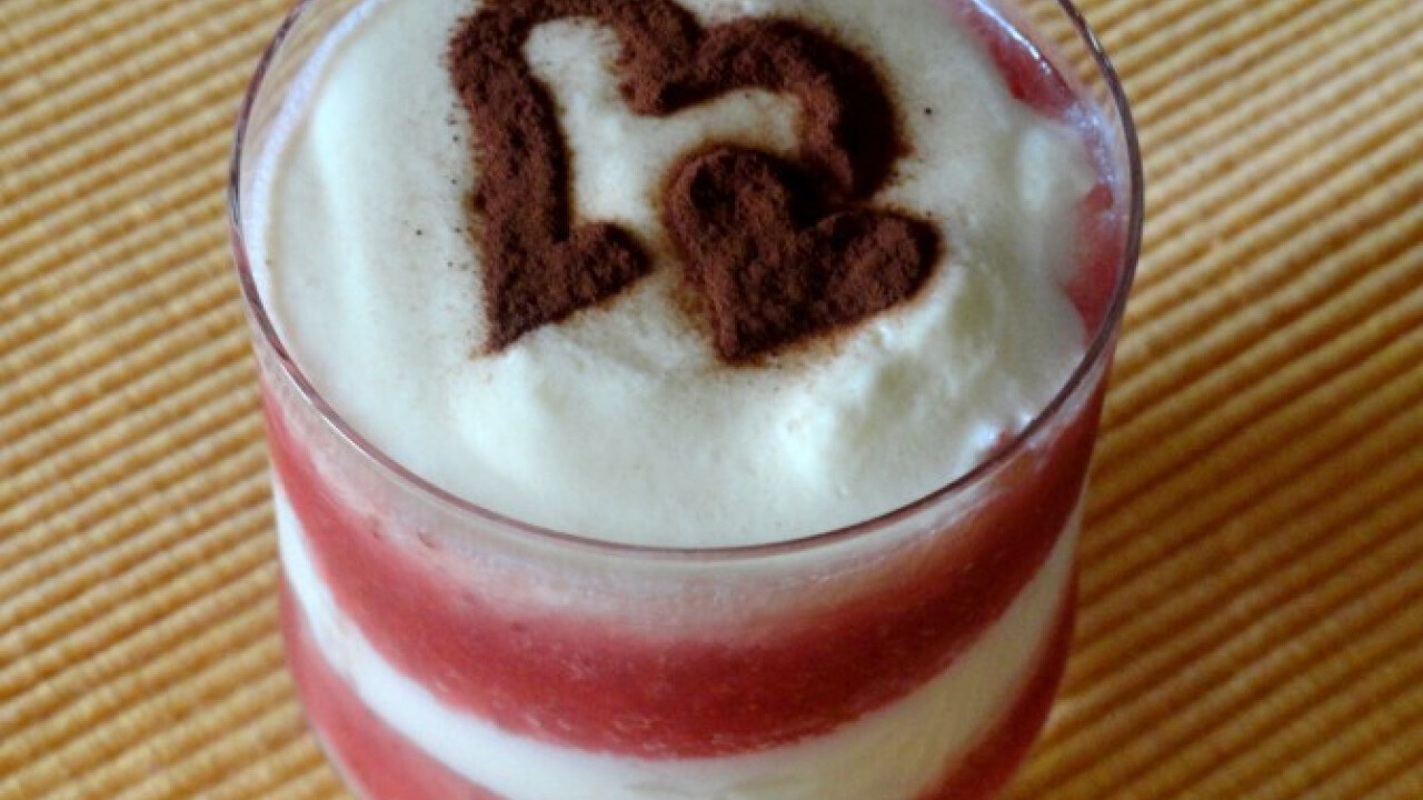 Poharas eper-tiramisu