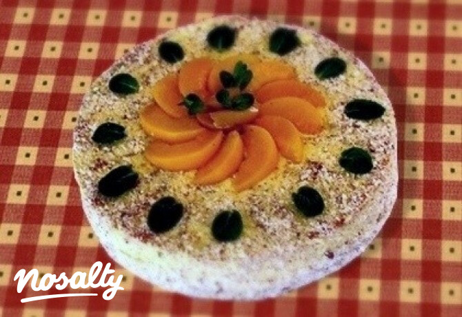 Őszibarackkrémes mandulatorta (Zila tortaformában)