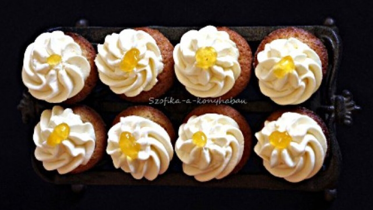 Sárgabarackos mini cupcake