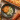 Szagtos sarkadi pecsenye rizibizivel tálalva, zöld tányéron, mellette kolbász, csemegeuborka és a többi pecsenye egy tepsiben