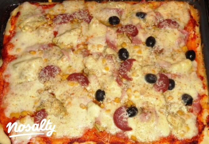 Articsókás-sonkás pizza
