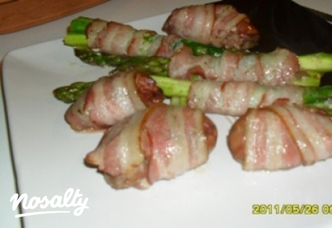 Baconös spárga csirkemájjal