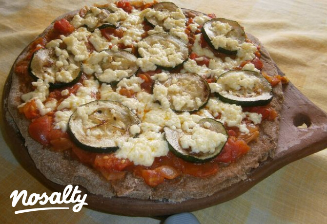 Gázrózsán sült vastagtésztás fitness pizza