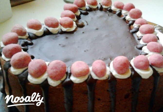 Boros-meggyes csokoládétorta