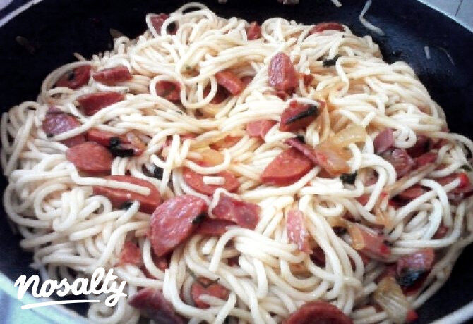 Spagetti debreceni módra