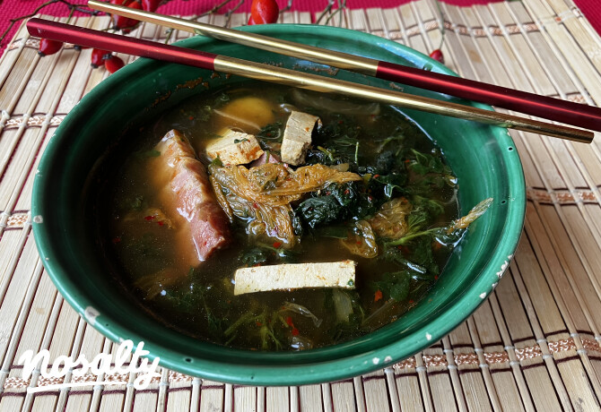 Koreai kimchi leves