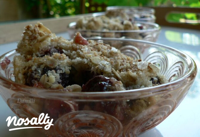 Meggyes crumble
