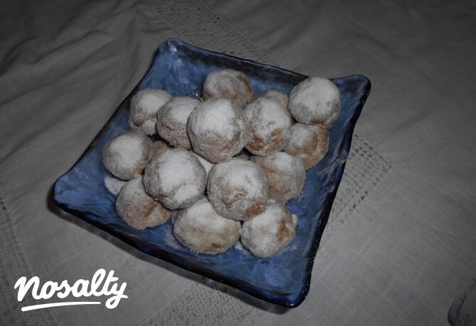 Hógolyó Honey-and-Cinnamon konyhájából