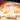 Babos-kolbászos-sajtos pizza tojással