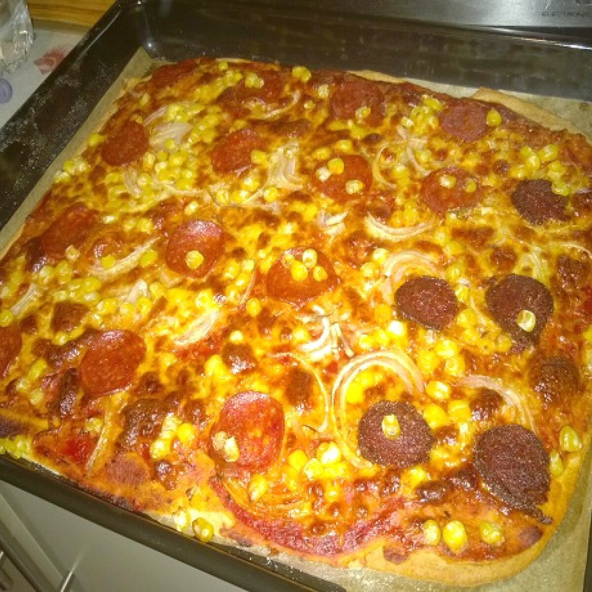 Ezen a képen: Pizza teljes kiőrlésű liszttel