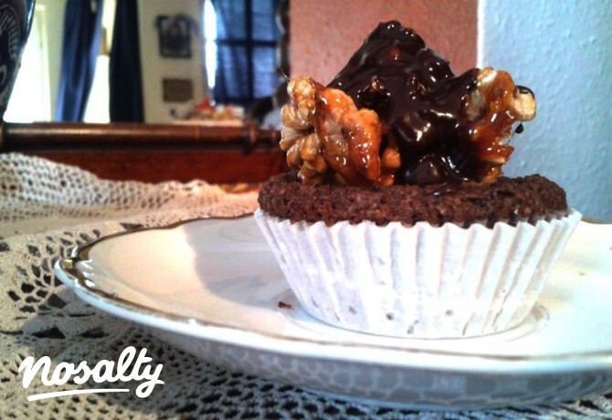 Csokis muffin karamelles dióval